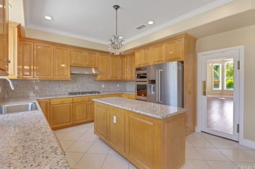 6022 Oak Ave, Temple City CA  91780-2029 exterior