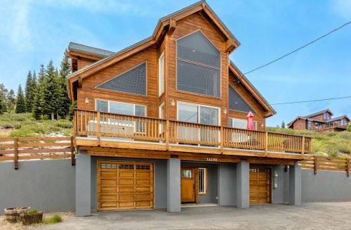 14290 Ski Slope Way, Truckee CA  96161-7009 exterior