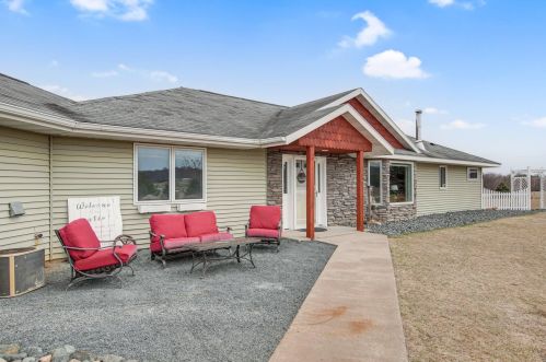 808 218th St, East Farmington WI  54020-4518 exterior