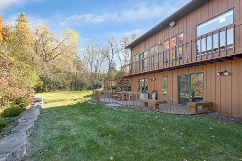 1433 Whitewater Dr, Manitowoc WI  54220-9433 exterior