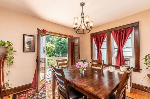 11 Sutton Pl, Crotonville NY  10562-4419 exterior