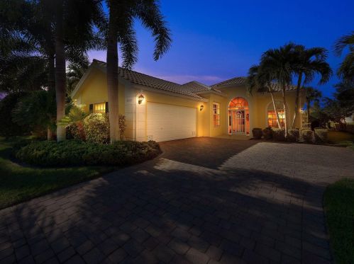 10818 Candlewood Rd, Fort Pierce, FL 34987-2140