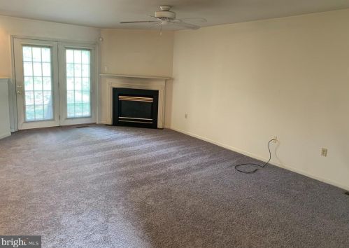 396 Hamilton Dr, Harleysville, PA 19438-2151