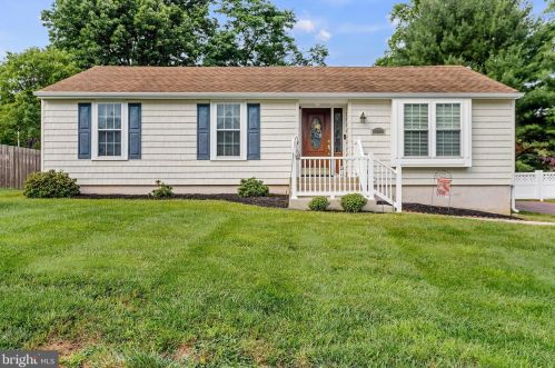 1964 Stirrup Ct, Boothwyn, PA 19061-2620