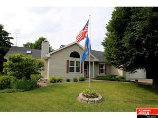 1585 Chatham Cir, Oshkosh, WI 54904-8100