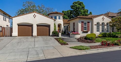 2415 Muirfield Way, Gilroy CA  95020-3065 exterior