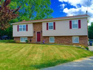 160 Meadow Glen Cir, Kingsport, TN 37663-2834