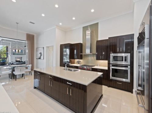 4252 Deephaven Ln, Naples FL  34119-8616 exterior