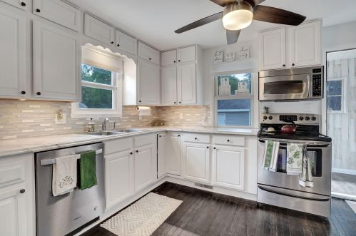 9018 26th Ave, Kenosha WI  53143-6614 exterior