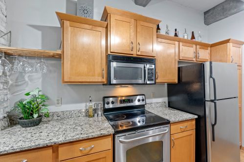 525 Chicago St, Milwaukee WI 53202-5821 exterior