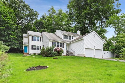 7 Lake Dr, Buchanan, NY 10511-1130
