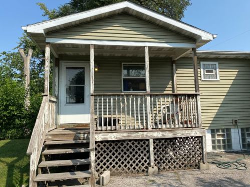 4413 State Line Ave, Hammond IN  46327-1346 exterior