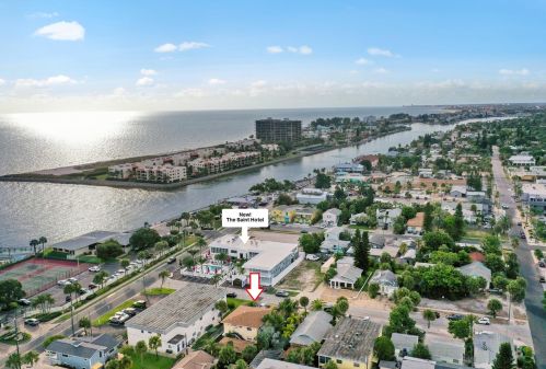 644 72nd Ave, Saint Petersburg, FL 33702-5832