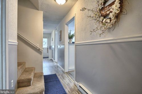 607 State St, West Enola, PA 17025-3037