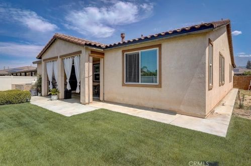 1433 Venetian Mallow Ct, Beaumont CA  92223-8639 exterior