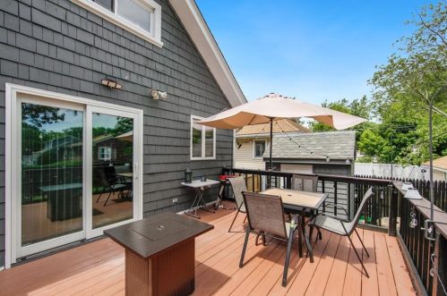 61 Church Ave, Warwick RI  02889-3377 exterior