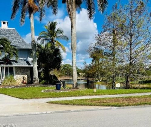 2207 Royal Ln, Naples, FL 34112-5322