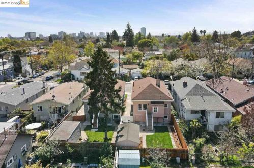 456 Cavour St, Oakland CA  94618-1077 exterior