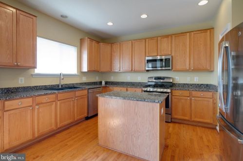 533 Legrace Ter, Leesburg VA  20176-1835 exterior