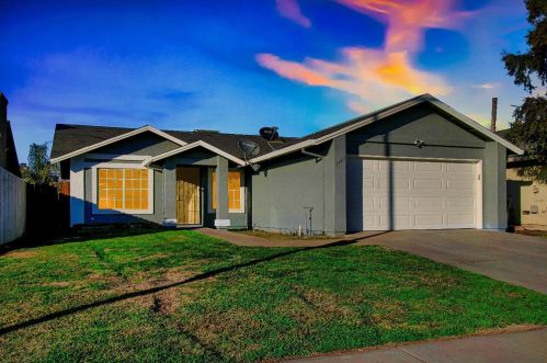 3443 Arizona Ave, Riverbank, CA 95367-2970