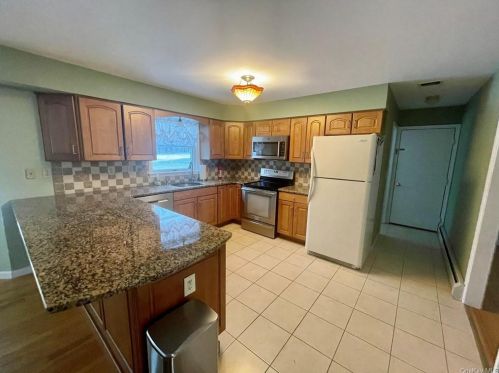 1 Overlook Dr, Washingtonville NY  10992-1041 exterior