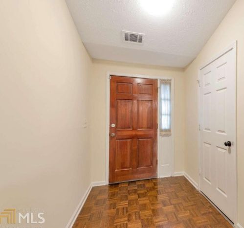 1544 Canberra Dr, Stone Mountain, GA 30088-3600