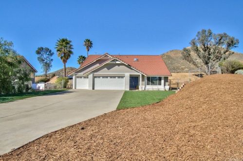 21996 Victorian Ln, Wildomar, CA 92595-8215