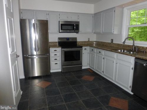 407 Collingwood Dr, Fredericksburg VA  22405-2026 exterior