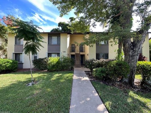 1480 Green Valley Cir, Naples, FL 34104-4635