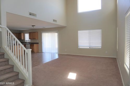 1042 Vineyard Plains Dr, San Tan Valley, AZ 85143-3467