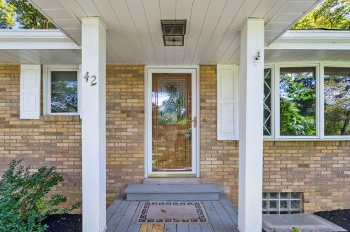 42 Glasgow Rd, Gibsonia, PA 15044-7744