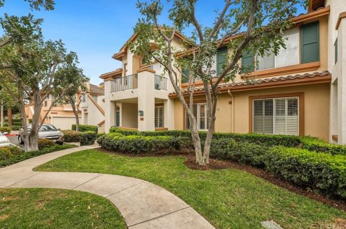 605 Solvay Aisle, Irvine CA  92606-0833 exterior