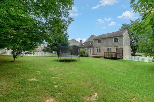 8424 Woodcreek Dr, Florence KY  41042-8261 exterior