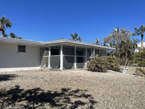 350 Donora Blvd, Fort Myers Beach, FL 33931-3606