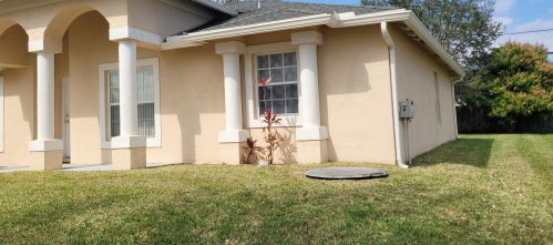 1249 San Esteban Ave, Fort Pierce, FL 34953-4826