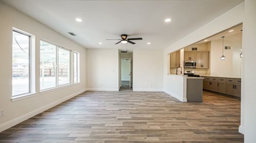 11501 Low Chaparral Dr, Victorville CA  92392-9566 exterior