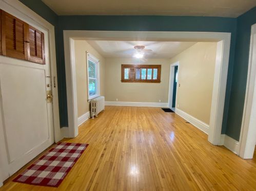 1038 Avon St, Saint Paul, MN 55103-1305