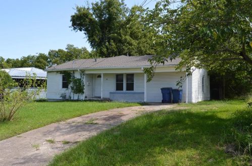 905 Park St, Greenville TX  75401-5433 exterior