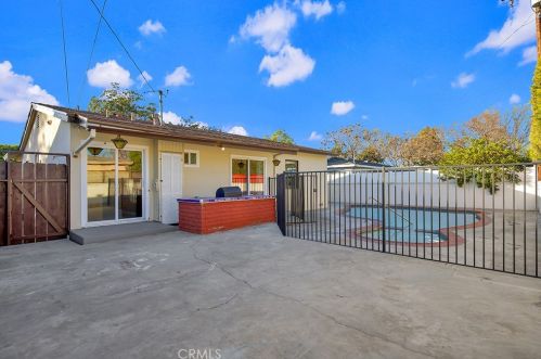 5842 Woodruff Ave, Lakewood CA  90713-1528 exterior