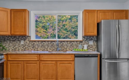 7 Tiffany Blvd, Newark NJ  07104-2415 exterior