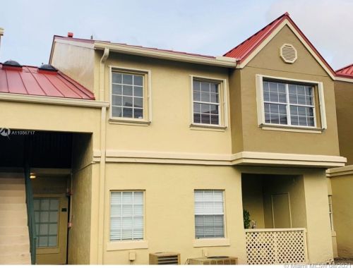 18348 68th Ave, Hialeah FL  33015-3436 exterior