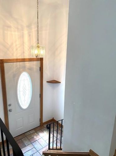 145 Summerfield Dr, Whitaker, PA 15120-3348