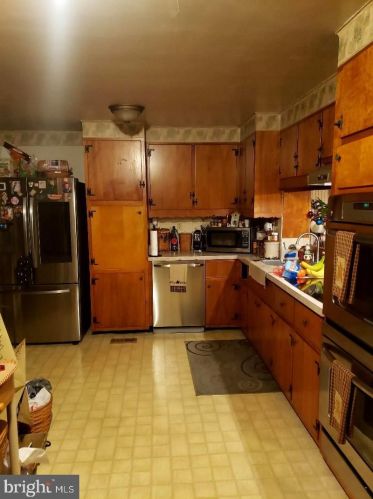3034 Raccoon Valley Rd, Eshcol, PA 17062-8927