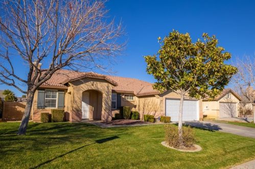 1543 Sutherland St, Lancaster, CA 93534-5187