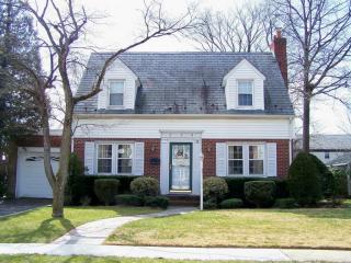 224 Morris Ave, Malverne, NY 11565-1215