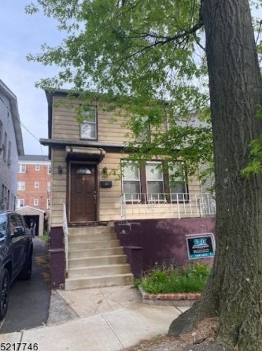 54 Rutgers St, Irvington, NJ 07111-2903