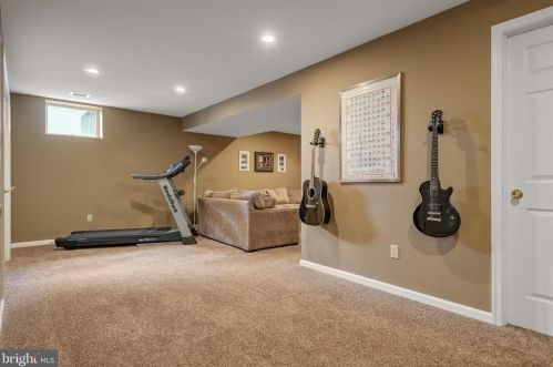 1707 Crossfield Dr, Lancaster PA 17603-6789 exterior