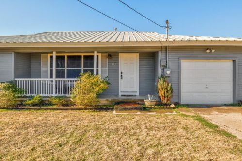 107 Lane Ave, Cleburne, TX 76033-6525