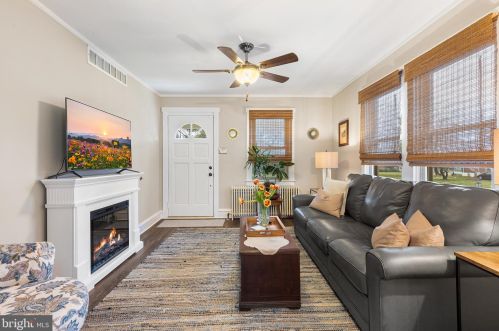664 Jones Ave, Lansdale, PA 19446-5632