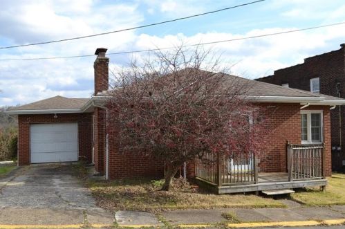 313 Sheppard Ave, North Charleroi, PA 15022-2318